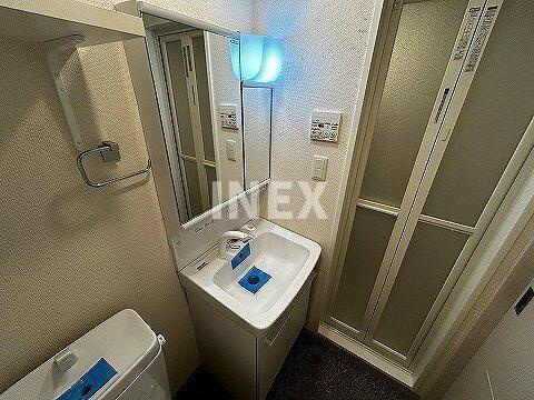 横浜市西区藤棚町１丁目の賃貸マンションの洗面所