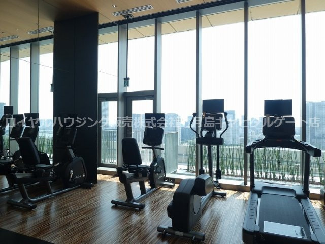 【フィットネススタジオ】8：00～22：00迄使用可能で、料金は無料