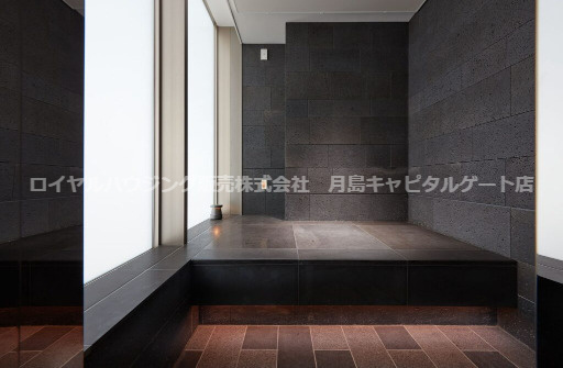 【スパ＆岩盤浴】8：00～22：00迄使用可能で、料金は30分300円です。