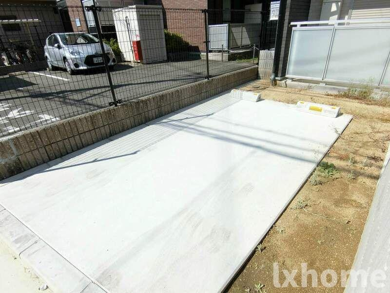 リブリ・千里丘の駐車場