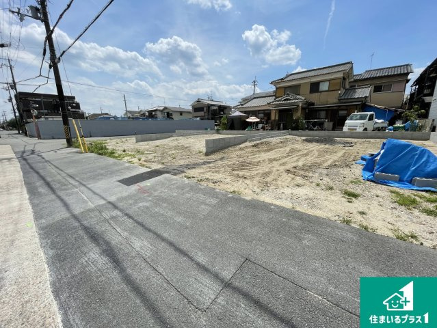 宇治市伊勢田町新中ノ荒　第1期　新築一戸建ての前面道路含む現地写真|周辺は落ち着いた街並みの住宅地！子育てがしやすい住環境です！まだ未完成ですが、現地でしかわからない事もございます。是非一度ご覧ください。
