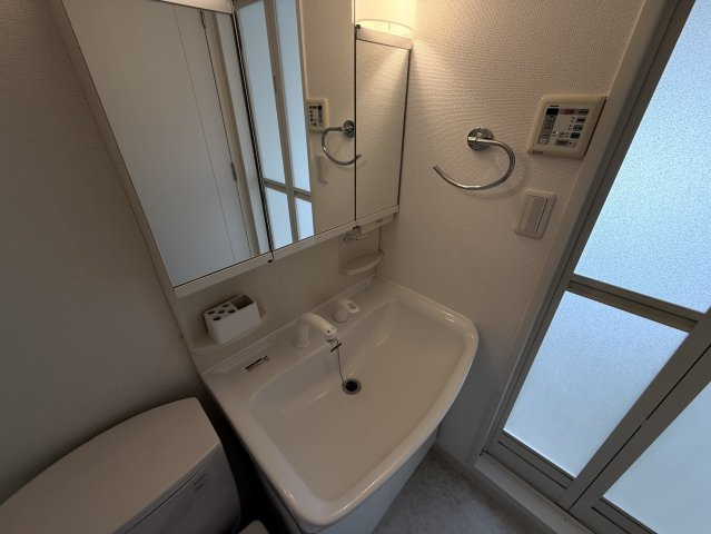 アルファレガロ甲南山手の洗面所|同物件別部屋写真