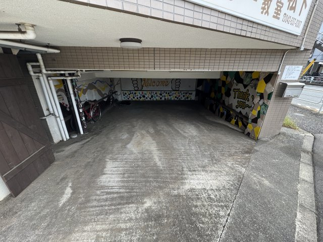 DC柏町ビルの駐車場