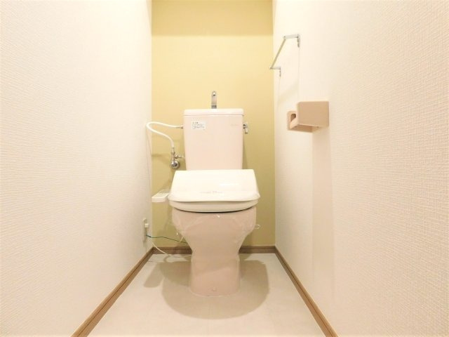 【トイレ】 | ディアコート | 別部屋の写真です。