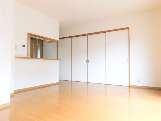【居間・リビング】 | ディアコート | 別部屋の写真です。