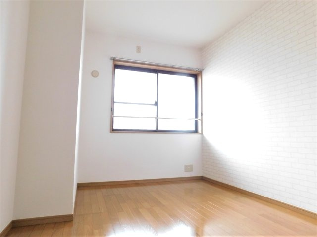 【洋室】 | ディアコート | 別部屋の写真です。