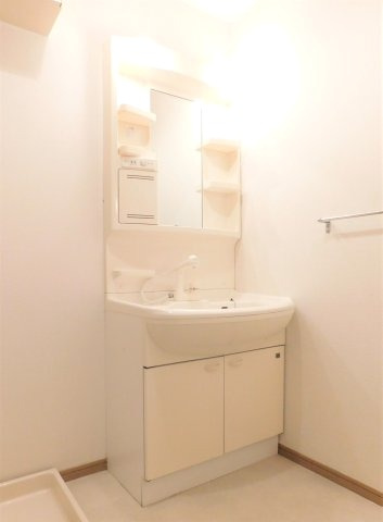 【独立洗面台】 | ディアコート | 別部屋の写真です。