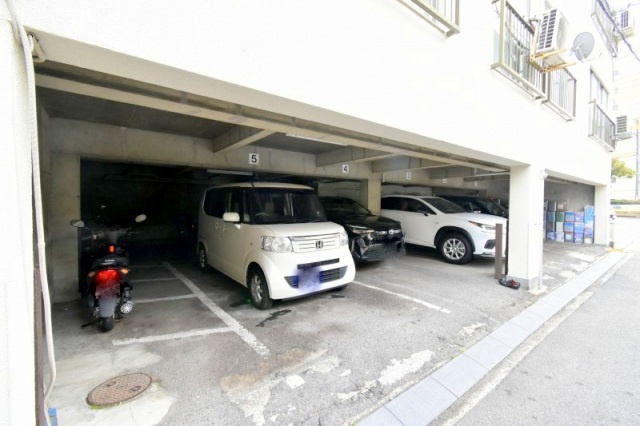 M・E BLD KASUMIの駐車場