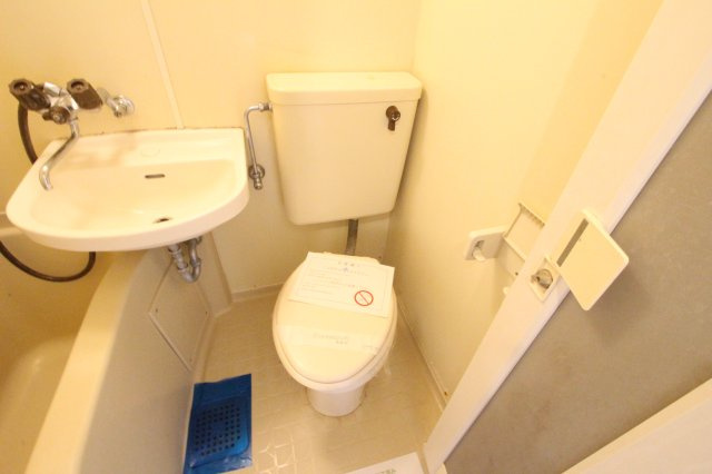 【トイレ】 | キャッスル入江Ａ | 同物件の参考写真です。