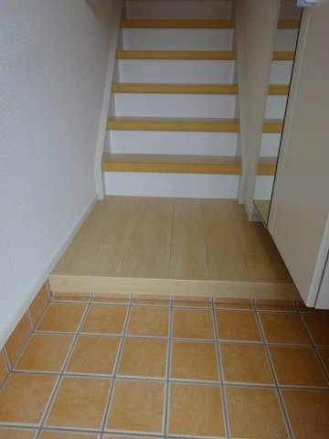 ロータス南島田Ｃの玄関|ゆったりとした玄関です