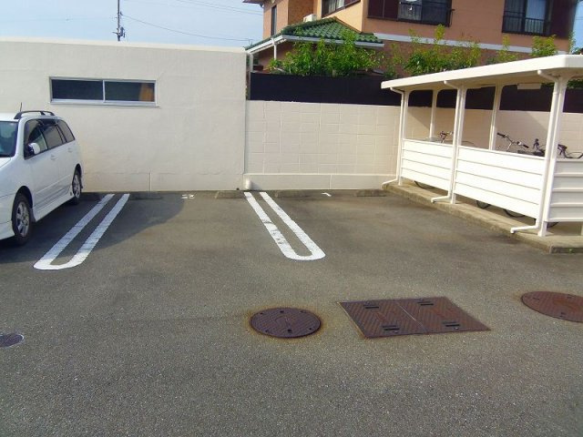 スィートメモリーの駐車場|駐車場完備です