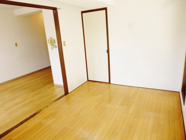 R2フラット久保