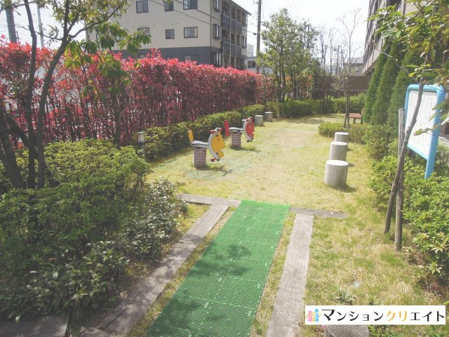 ポレスターブロードシティ二の宮の庭