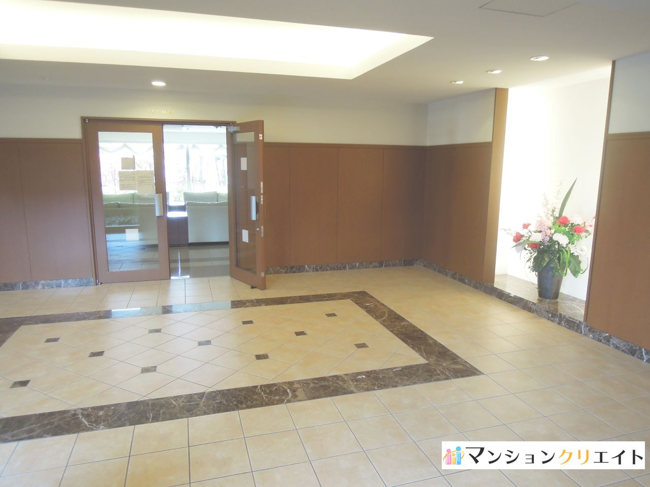 ポレスターブロードシティ二の宮のエントランス