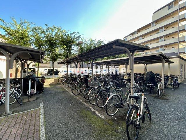 ダイアパレス綾瀬の駐輪場|【自転車置き場】最新の空き状況や費用などの詳細は担当スタッフまでお問い合わせください。