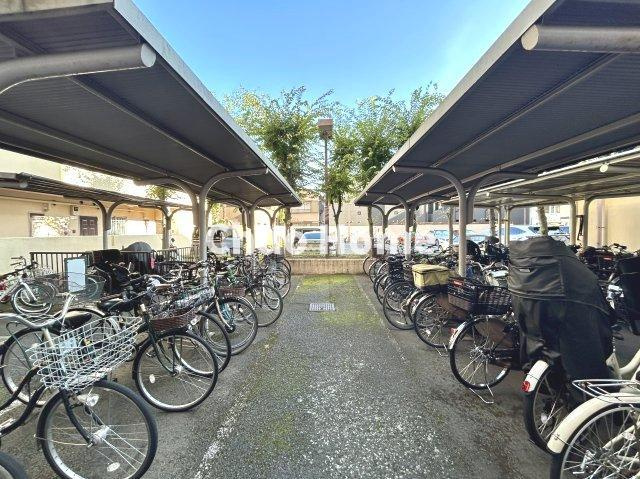 ダイアパレス綾瀬の駐輪場|【自転車置き場】最新の空き状況や費用などの詳細は担当スタッフまでお問い合わせください。