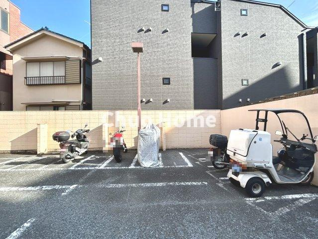 ダイアパレス綾瀬の駐車場|【バイク置場】最新の空き状況や費用などの詳細は担当スタッフまでお問い合わせください。