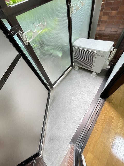 シェルプール弐番館のバルコニー