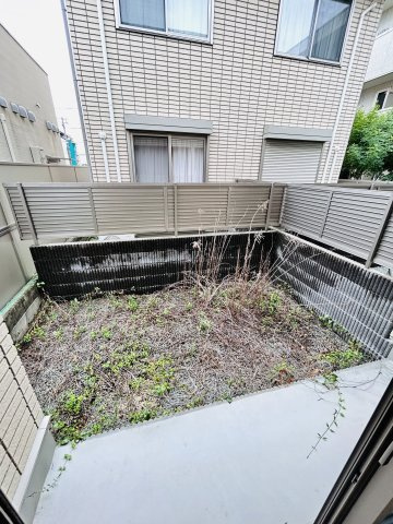 【庭】ラフィネ小松B棟