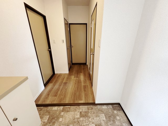 フレグランス三戸Cの玄関