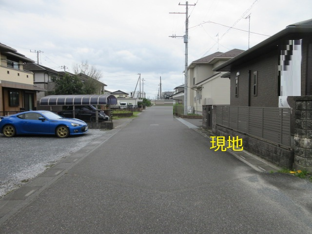 中古戸建　深谷市田中116-9（期間限定現況販売）の前面道路含む現地写真