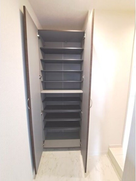 リーブルファイン本城町の玄関