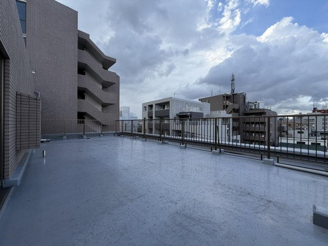 グリーンコーポ東高円寺のバルコニー|ルーフバルコニー