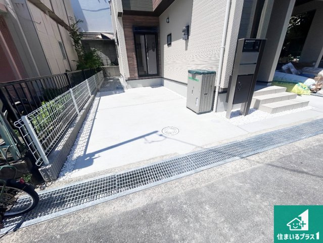 伊丹市松ケ丘　第2期　新築一戸建ての駐車場|駐車スペース！散水栓があるので、こまめに愛車を洗えます！