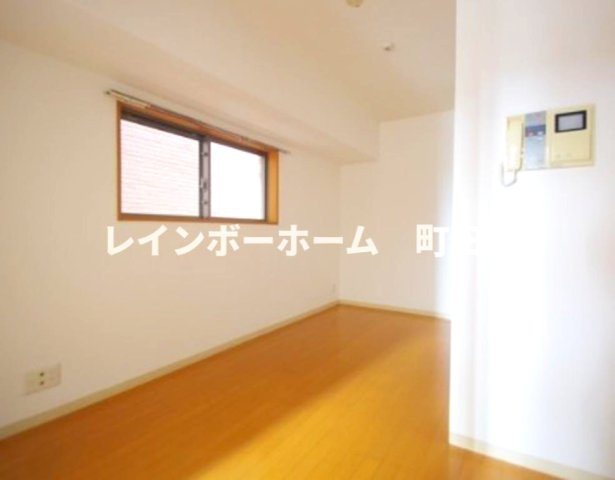 アーバンフラッツ町田※初期費用分割あと払いサービス利用可能物件の居間・リビング