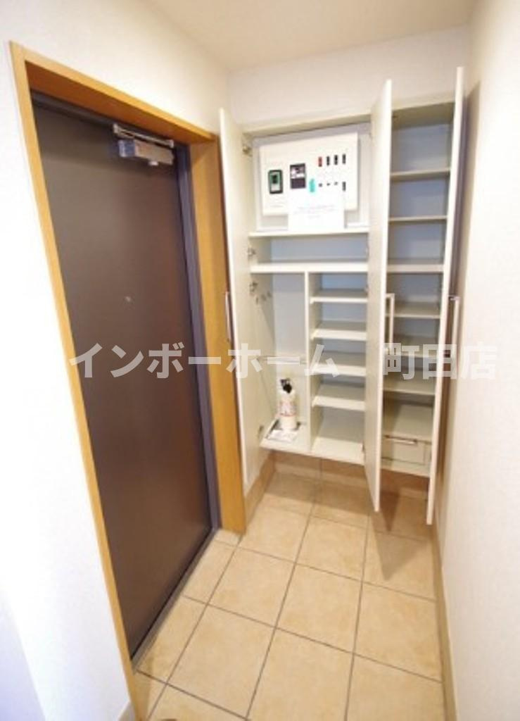 アーバンフラッツ町田※初期費用分割あと払いサービス利用可能物件の玄関