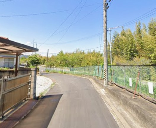 【建築条件なし売地】　いわき市内郷高坂町3期　全2区画の前面道路含む現地写真|東側4ｍ公道
