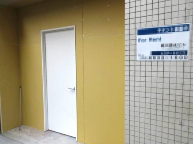 新川清水ビルの玄関