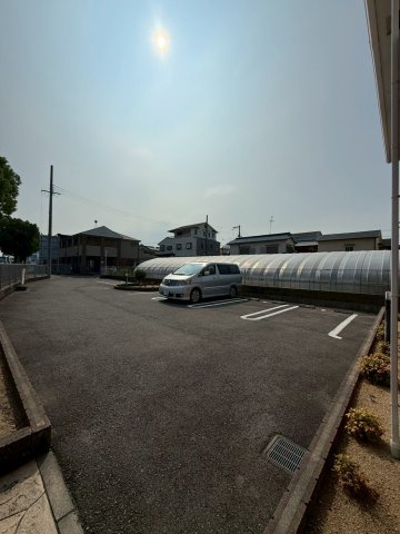 プラージュ・ミディの駐車場