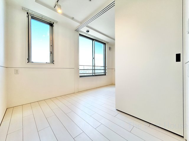 quador名古屋城駅の洋室