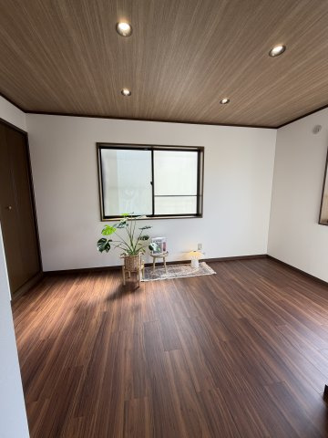 野里戸建ての居間・リビング