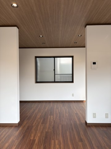 野里戸建ての居間・リビング