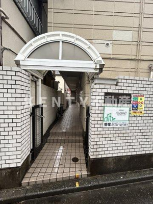 【エントランス】 | アメニティハイツ | ゆとりのあるエントランスです