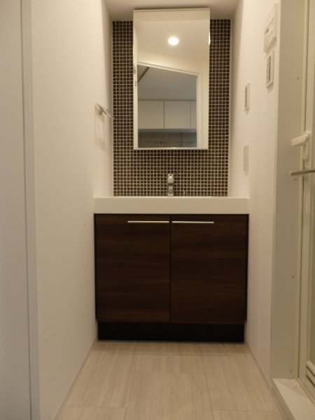 新品家具付きマンション南大井8(KaGood東京)の独立洗面台