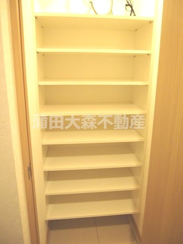 ルーブル東蒲田六番館のその他|玄関大きめシューズインクローゼット