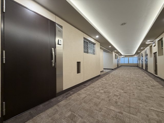 中野住研コーポの玄関|内廊下設計