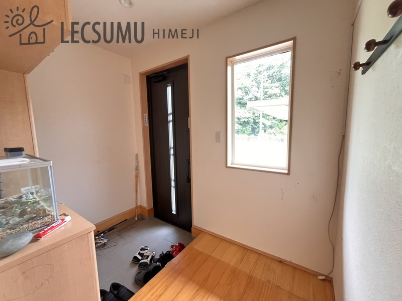 岡山県真庭市月田/中古戸建の玄関