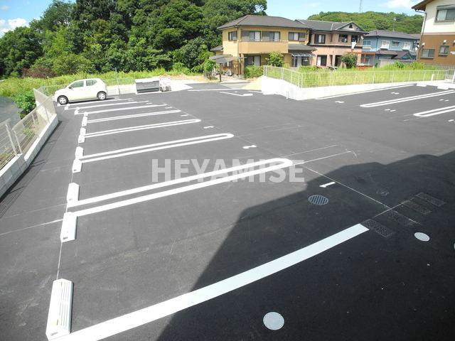ラビリンス貝津の駐車場