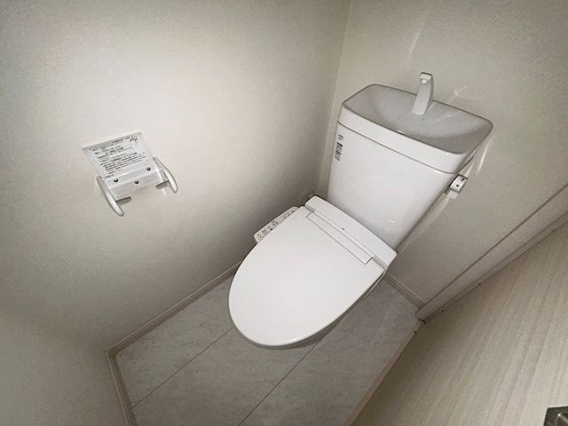 カーサ　イル　フィオーレのトイレ|※別号室参考写真
