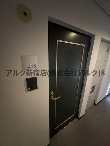 シャルマン中野坂上の玄関