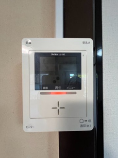 【セキュリティ】 | 霧が丘グリーンタウン6丁目1街区11号棟 | モニター付きインターホンで来訪者を確認可能。安心感をより高める防犯性に配慮した使い勝手のよい設備です