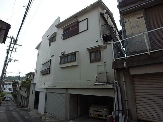 禅昌寺ガレージ・倉庫付戸建の外観