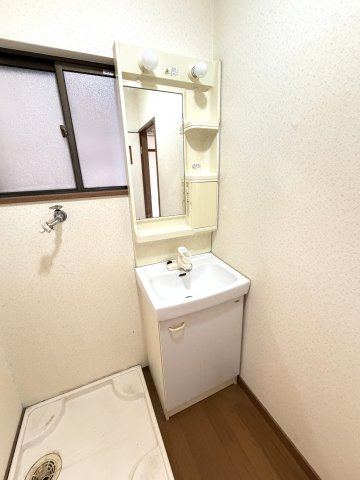 ◆前道広々６ｍ◆駐車場有り◆収納スペース充実の３LDK◆伏見区淀樋爪町の独立洗面台|洗面台