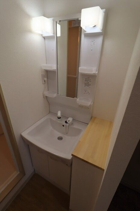ファミール桃の郷　A棟の洗面所