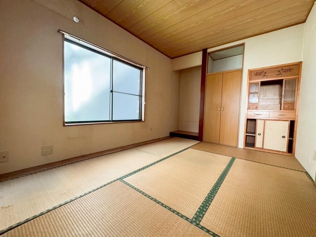 江東区大島8丁目貸家の内装|明るい色調の室内です