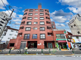 【外観】 | 新宿サマリヤマンション | 流行に左右されず、将来にわたって価値が継続する「上質」な佇まい。おしゃれな雰囲気や自然の潤い、親しみやすさといった個性が街に新たな価値をもたらしています